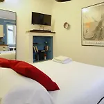Boutique Loft On Navigli; Stylish Bright